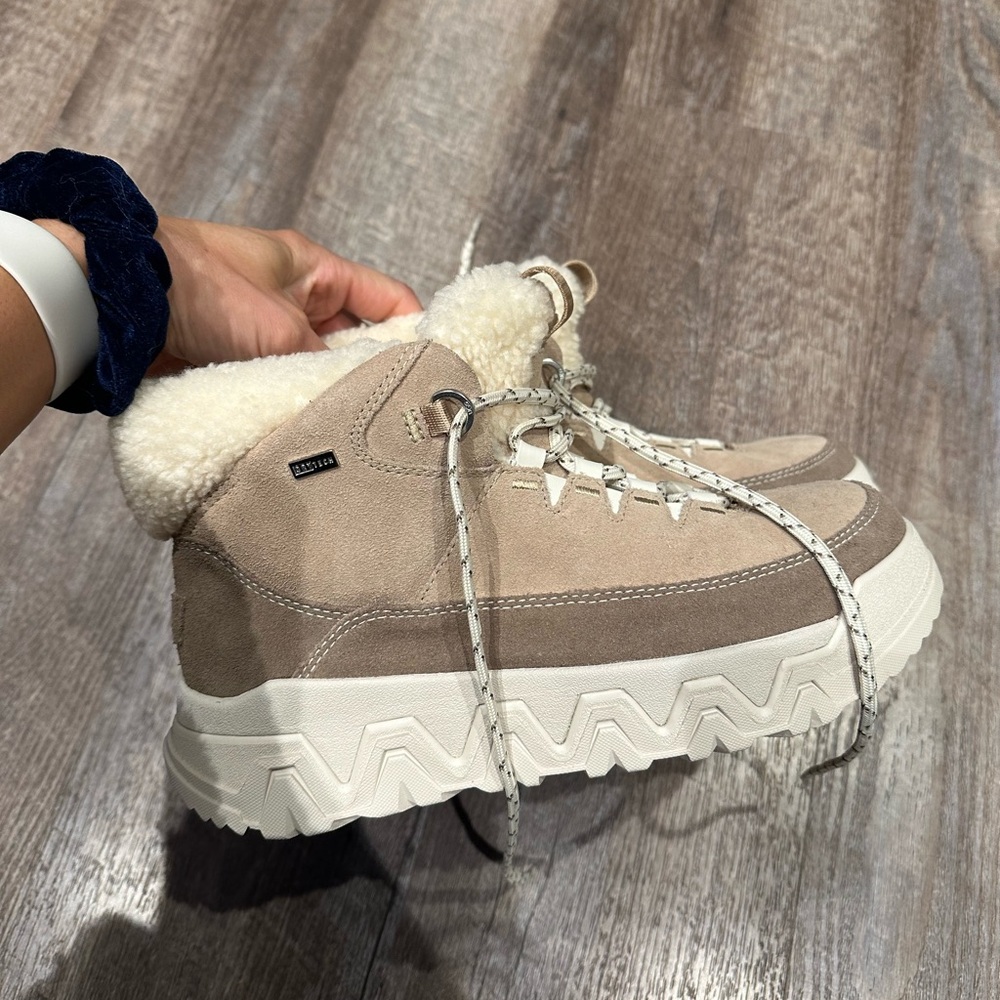 Uggs winter boot